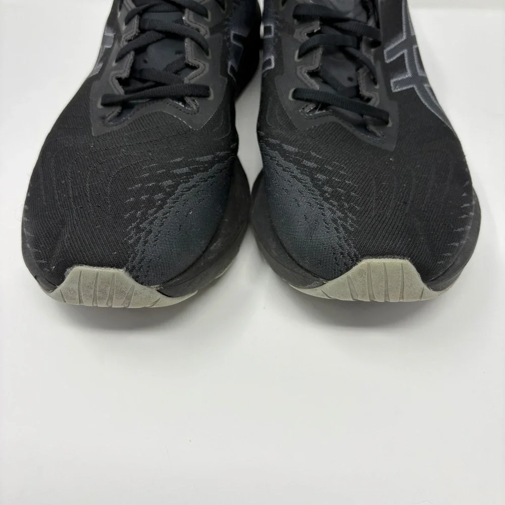 ASICS Novablast 4 Mens Size 15 Wide Black Running Shoes (1011B694)